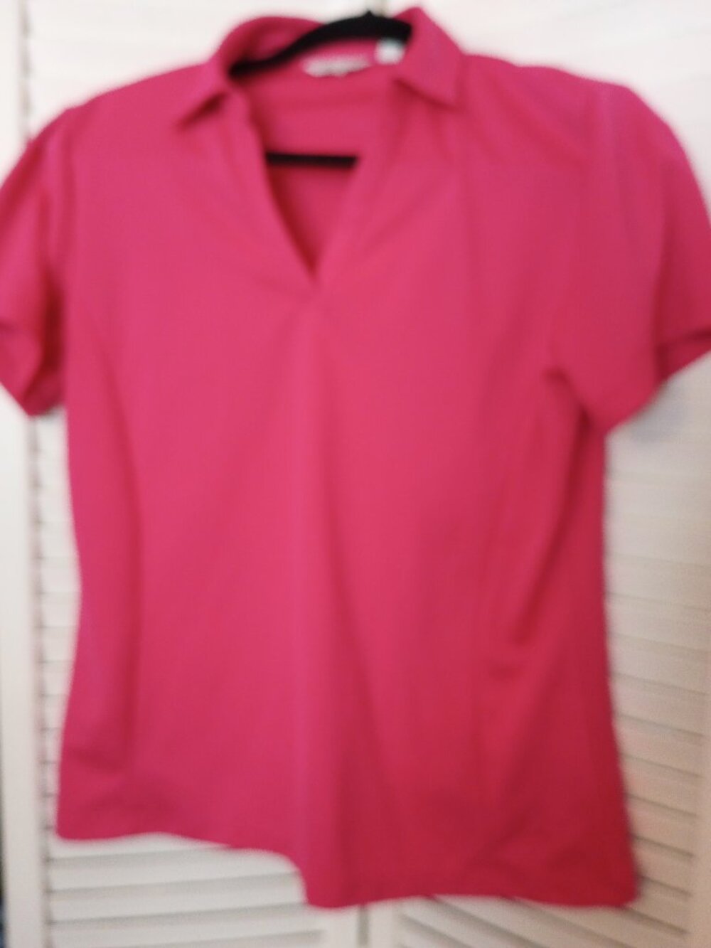Lady Hagen performance golf hot pink Barbie-core feminine polo shirt large.